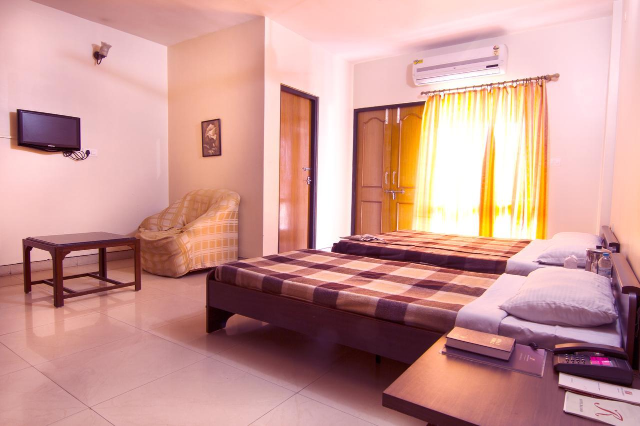 Hotel Rajawas Dibrugarh Buitenkant foto